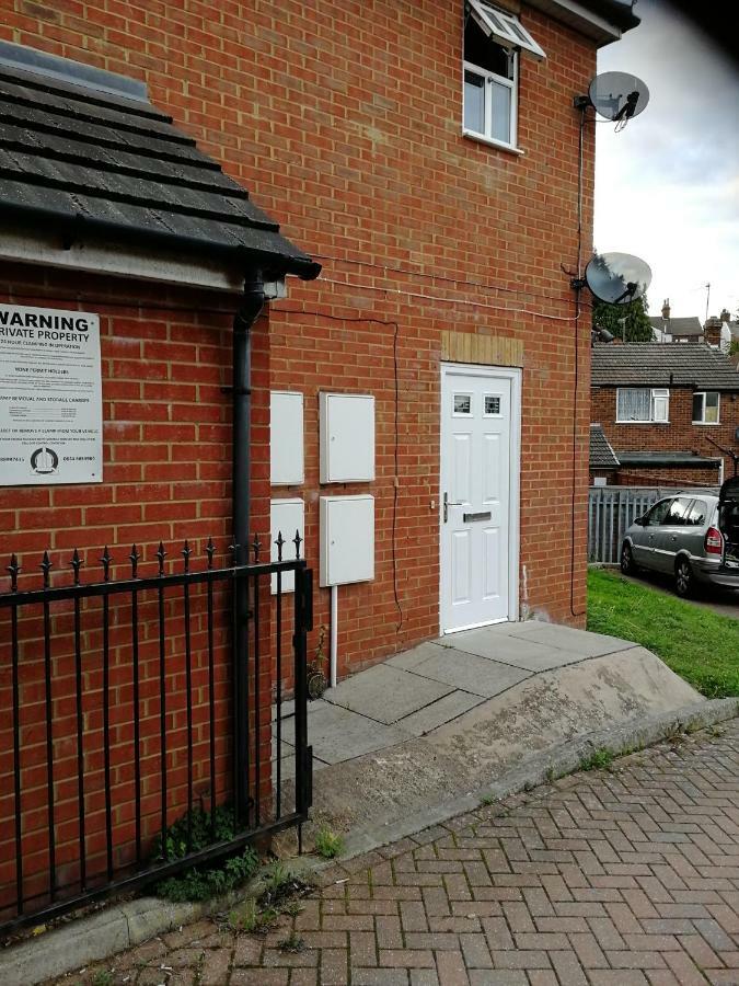 Metrolets 2 Lejlighed Luton  Eksteriør billede